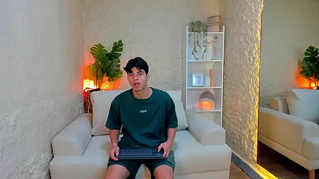 Benjamin More online show from December 31, 9:17 pm