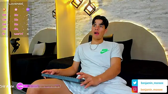 Benjamin More online show from October 7, 3:16 pm