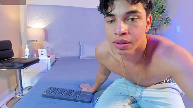 Benjamin More online show from February 6, 12:43 am