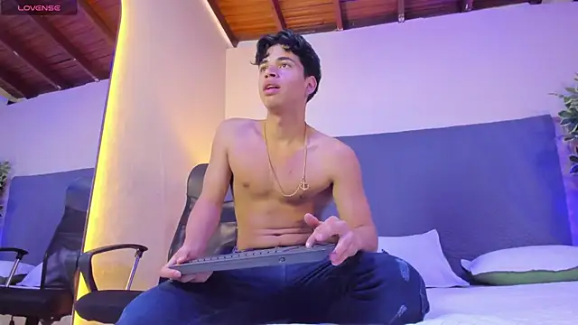 Benjamin More online show from February 9, 1:23 am