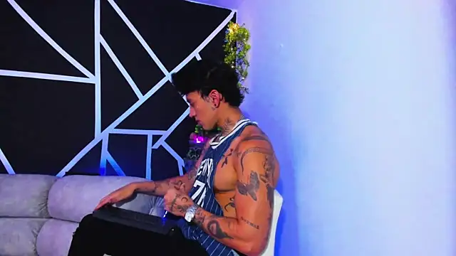 JUSTIN FULLER1 online show from February 2, 8:30 pm