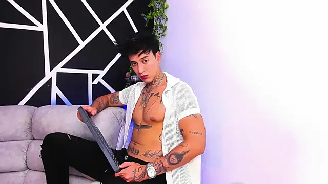 JUSTIN FULLER1 online show from February 25, 11:33 pm