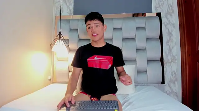 Snapshot of ander_deimond_ chatting on December 2, 1:22 pm ander deimond online show from December 2, 1:22 pm