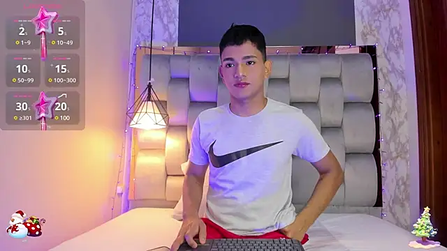 Snapshot of ander_deimond_ chatting on December 14, 12:33 pm ander deimond online show from December 14, 12:33 pm