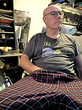 bogland33 online show from March 15, 6:43 pm