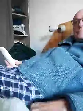 bogland33 online show from January 13, 1:39 pm