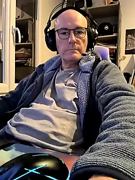 bogland33 online show from February 11, 9:56 pm