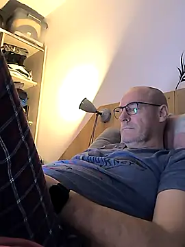 bogland33 online show from September 11, 6:29 pm