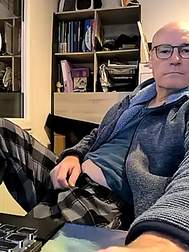 bogland33 online show from February 1, 11:06 pm