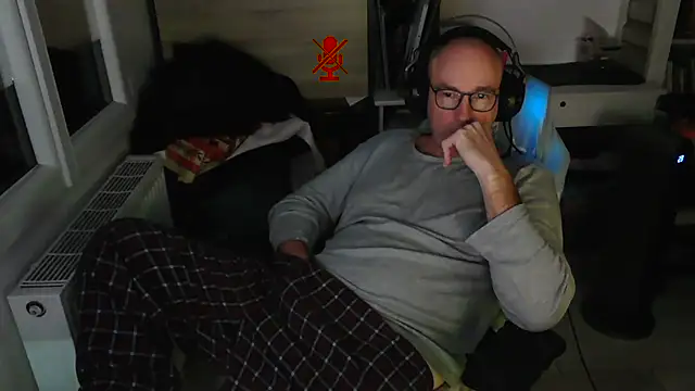 bogland33 online show from February 12, 10:26 pm