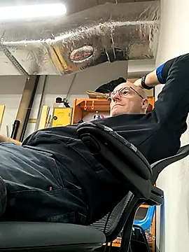 bogland33 online show from October 9, 3:39 pm