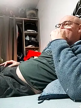 bogland33 online show from March 26, 7:51 pm