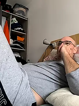 bogland33 online show from March 8, 11:44 am