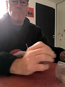 bogland33 online show from January 16, 9:37 am