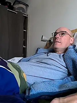 bogland33 online show from March 18, 8:28 am