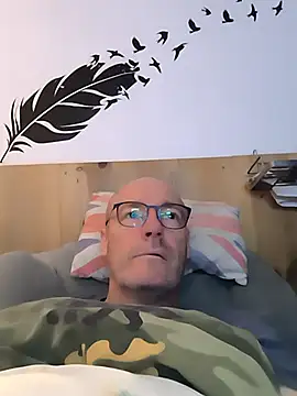 bogland33 online show from October 18, 12:37 am