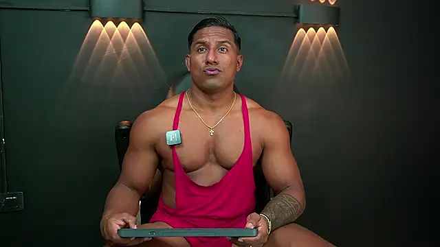 CallumMuscle online show from January 1, 7:43 pm