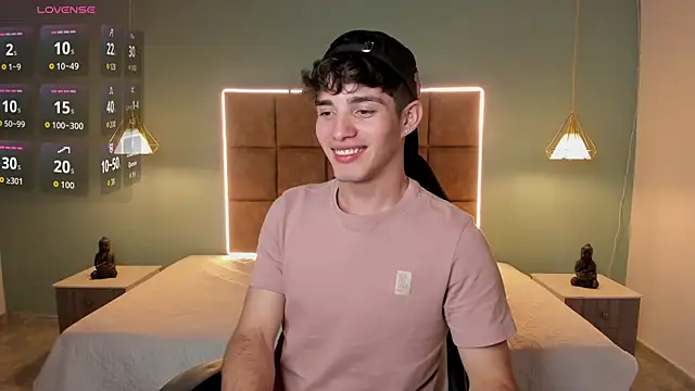AlejooTwink online show from May 21, 7:04 am