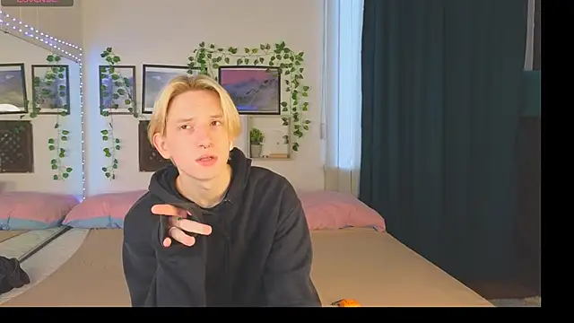 Ron Vils online show from December 3, 3:40 am