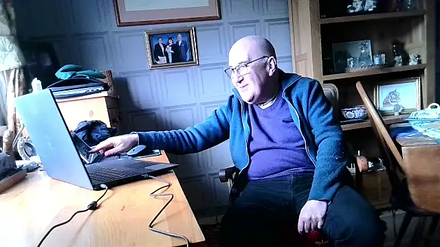 Adamdaddybear online show from January 27, 1:41 pm