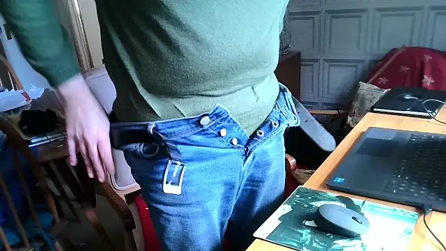 Adamdaddybear online show from February 22, 1:44 pm