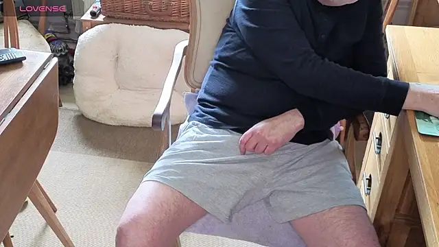 Adamdaddybear online show from June 29, 1:55 pm