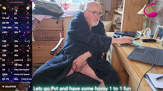 Adamdaddybear online show from March 28, 8:58 am