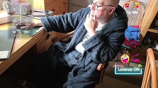 Adamdaddybear online show from September 14, 8:49 am