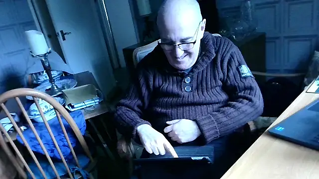 Adamdaddybear online show from February 11, 1:20 pm