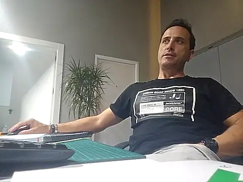 Lucas   81 online show from November 13, 7:51 pm