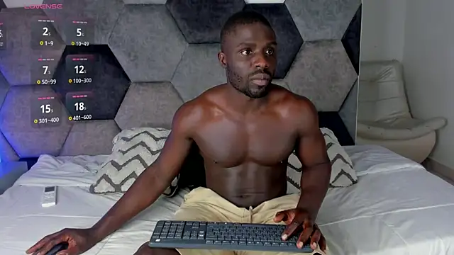 Latrellx7 online show from April 2, 3:59 am