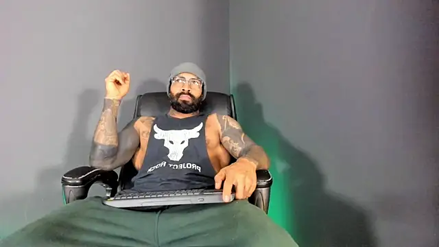Snapshot of Brock_hurn1 chatting on February 18, 12:15 am Brock hurn1 online show from February 18, 12:15 am