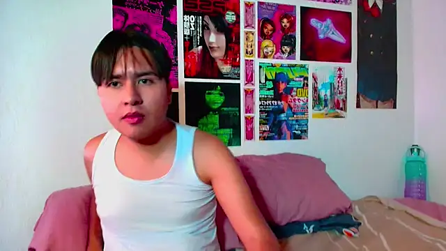 Snapshot of shinji-18 chatting on February 25, 12:58 am shinji-18 online show from February 25, 12:58 am