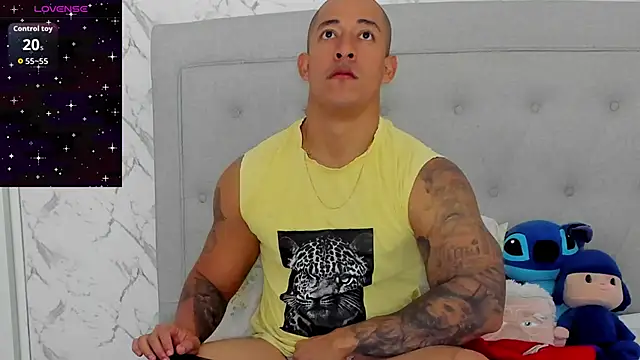 luigiferrara online show from February 4, 9:21 pm