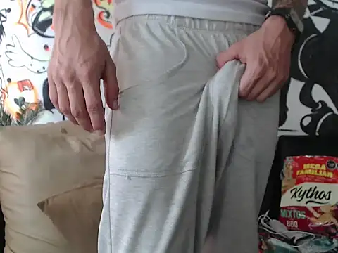 roystonee01 online show from October 6, 8:57 pm