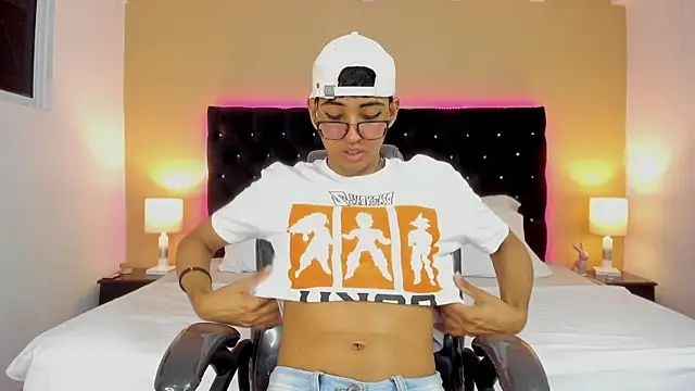 Dark hairy  online show from December 6, 4:14 am