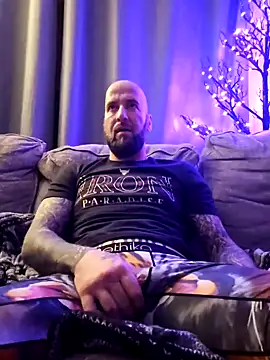 Beardedtattood online show from January 4, 2:35 am