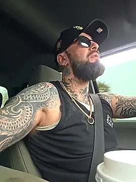 Beardedtattood online show from November 9, 4:00 pm