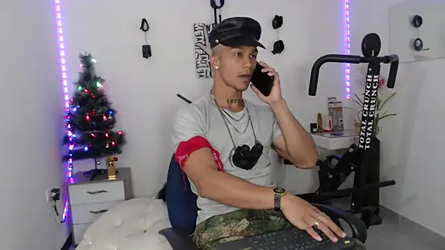 Snapshot of Leonard_Price chatting on December 3, 2:16 pm Leonard Price online show from December 3, 2:16 pm