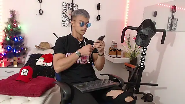Snapshot of Leonard_Price chatting on December 31, 4:06 am Leonard Price online show from December 31, 4:06 am