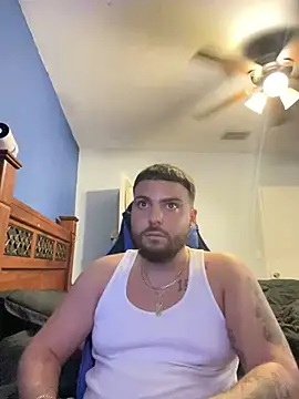 Snapshot of MasterKvn chatting on December 13, 5:16 am MasterKvn online show from December 13, 5:16 am