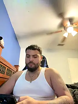 Snapshot of MasterKvn chatting on December 6, 4:14 am MasterKvn online show from December 6, 4:14 am