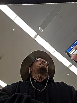 Snapshot of dadbod1178 chatting on September 20, 4:18 pm dadbod1178 online show from September 20, 4:18 pm