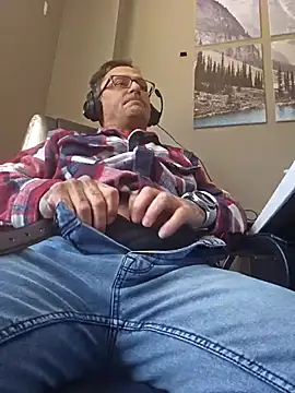 Snapshot of dadbod1178 chatting on February 20, 7:41 pm dadbod1178 online show from February 20, 7:41 pm