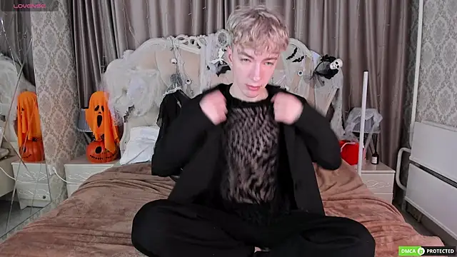 TrevorBenson online show from October 24, 2:57 am