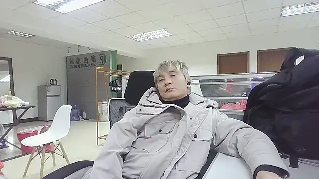 clisssx online show from December 16, 2:05 pm