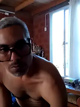 Boy-Bug online show from January 14, 8:26 pm