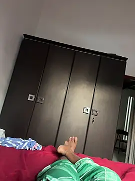 Dreamistofly online show from April 7, 1:05 am