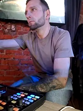 serjdj90 online show from December 13, 8:37 pm