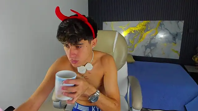 Dyla n18 online show from January 9, 8:36 pm